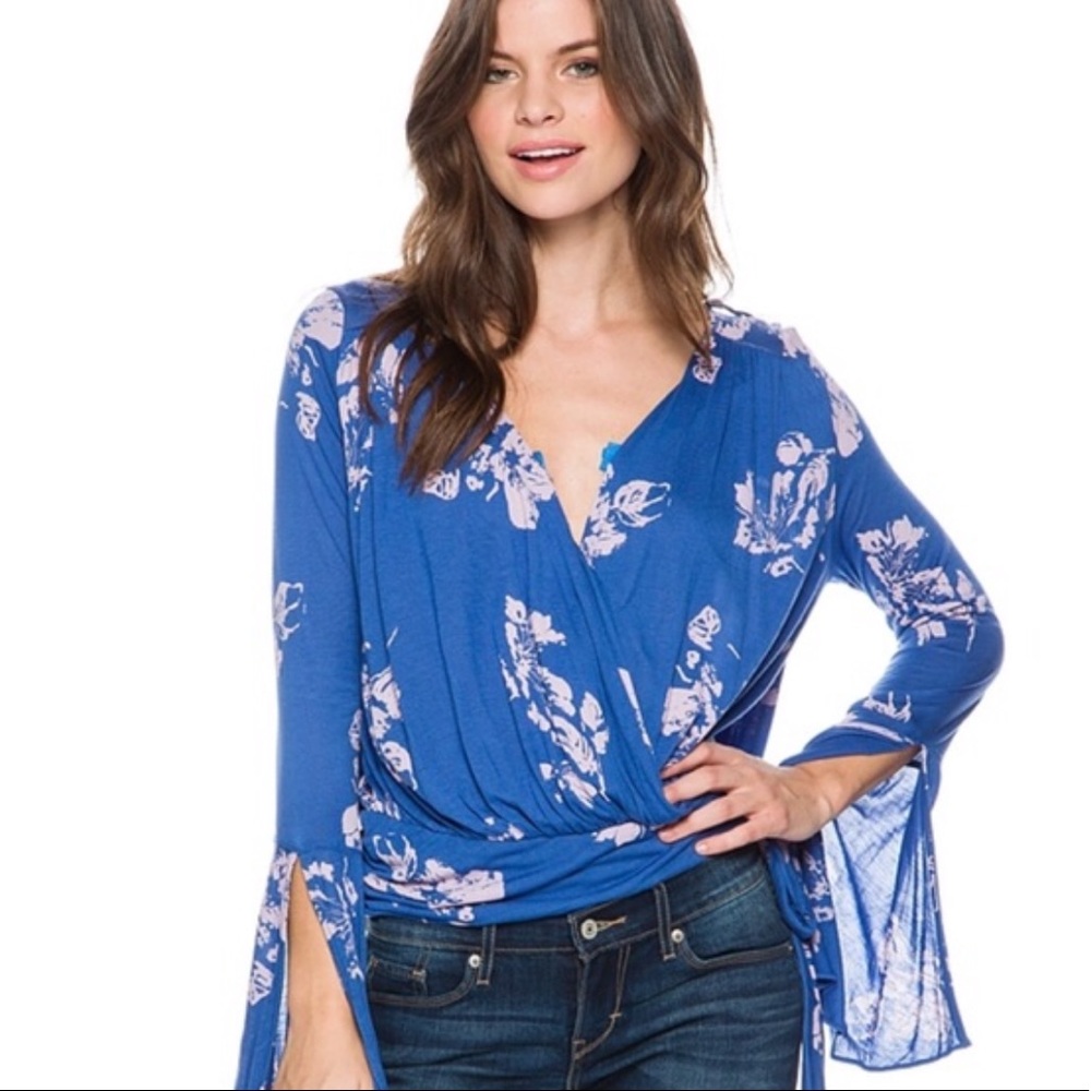 FREE PEOPLE Blue Fiona Bell Sleeve Floral Top